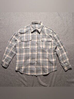 Dazy Grey and Light Blue Flannel Button Up Size XL Fall Pockets Collar EUC